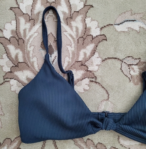 NWT Roxy Bikini Top - S - Picture 3 of 6